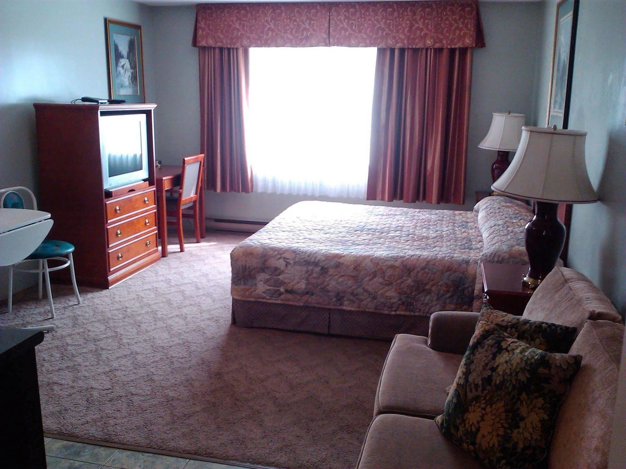 August Jack Motel 2*